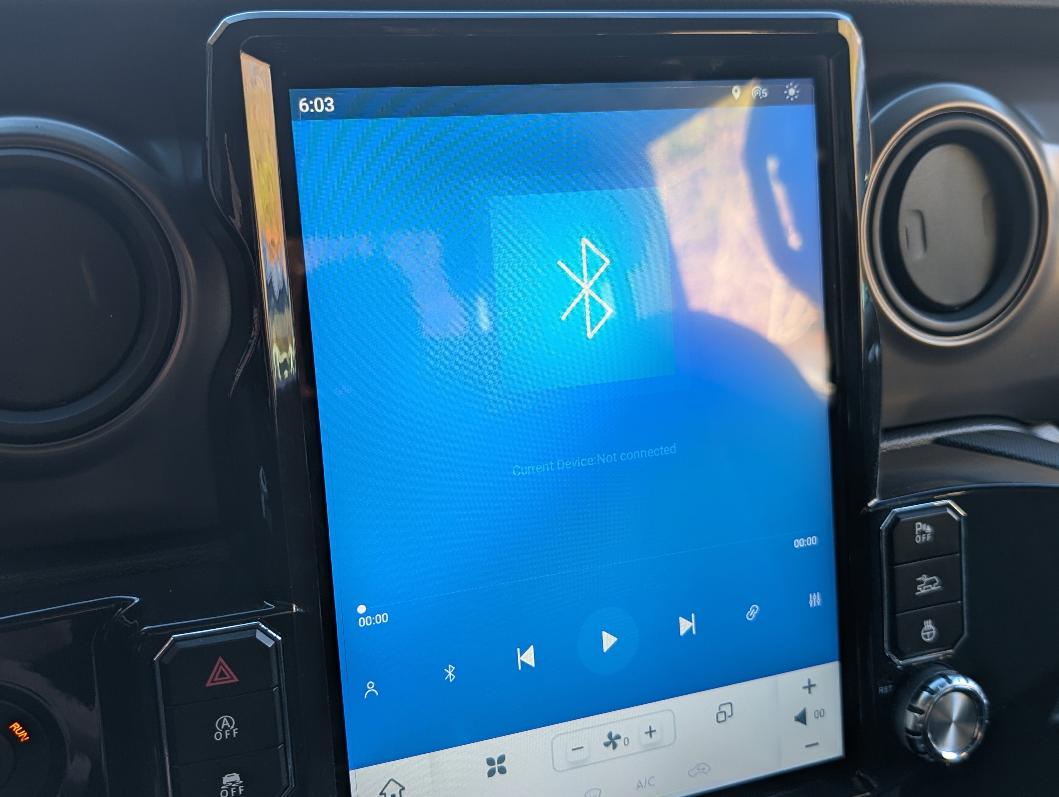 Used 2023 Jeep Gladiator Willys image 27