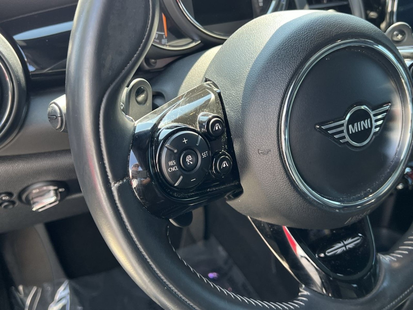Used 2019 MINI Cooper S w/ Driver Assistance Package FWD image 30