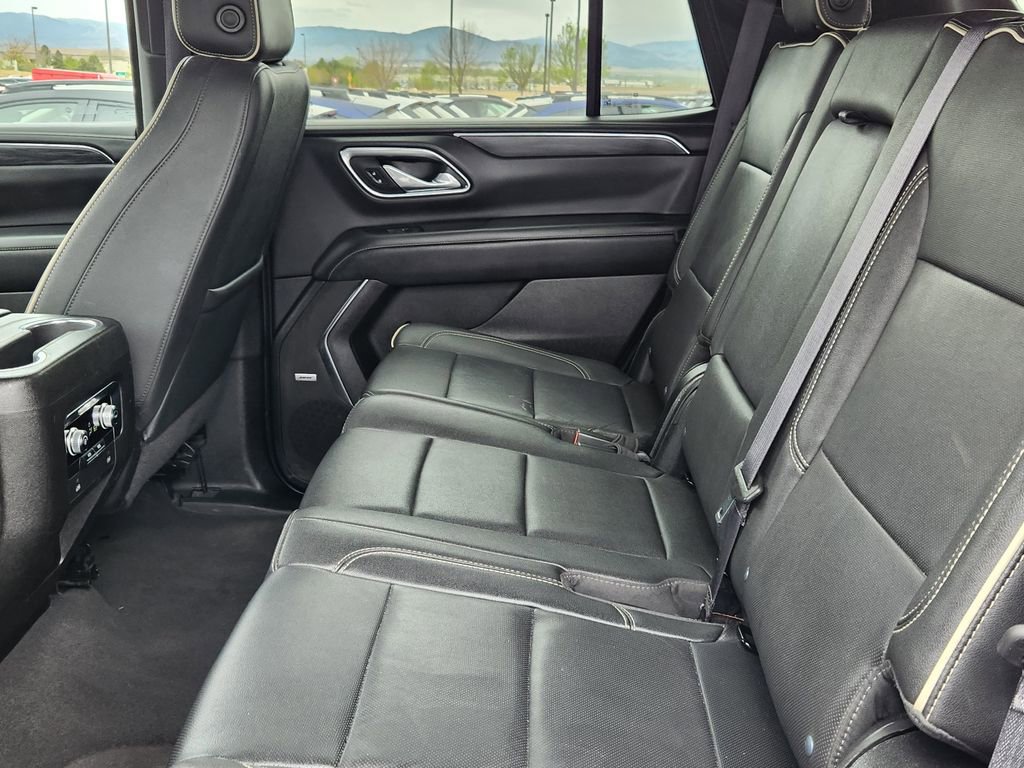 Used 2024 GMC Yukon SLT AWD/4WD image 10