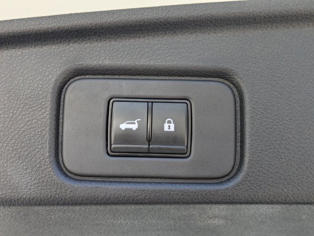 Used 2023 Nissan Pathfinder SL FWD image 14