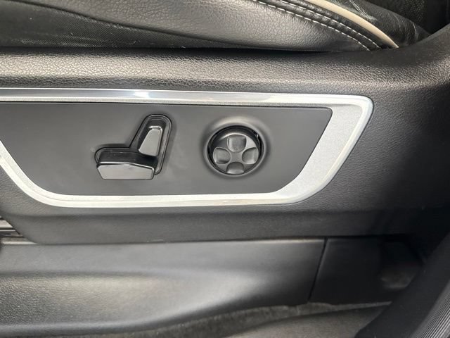 Used 2019 RAM 1500 Laramie AWD/4WD image 16