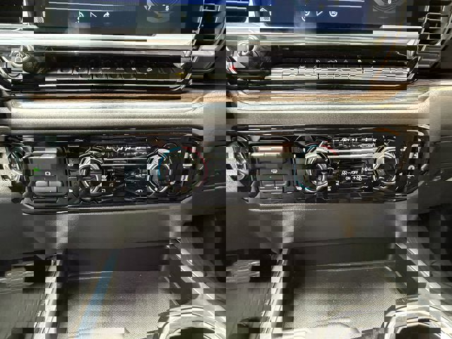 Used 2024 Chevrolet Silverado 1500 LT Trail Boss w/ Protection Package image 31