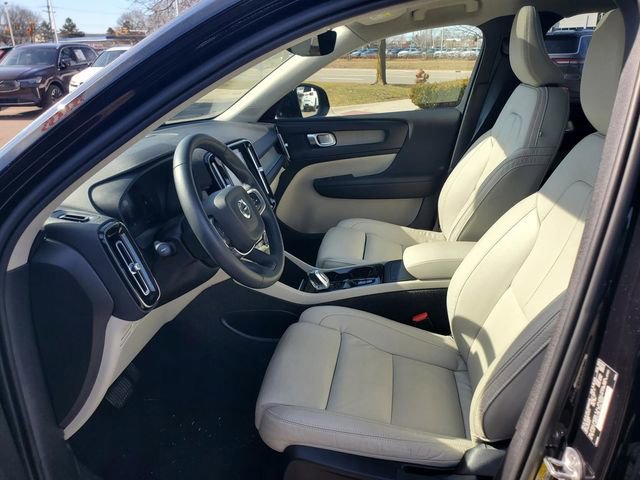 Certified 2023 Volvo XC40 B5 Plus w/ Driver Assist Package image 14