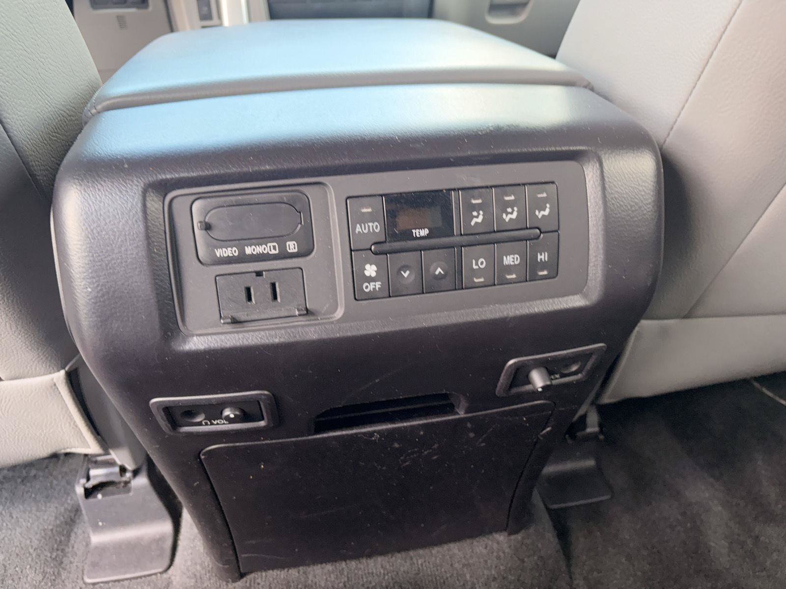 Used 2016 Toyota Sequoia Limited AWD/4WD image 13