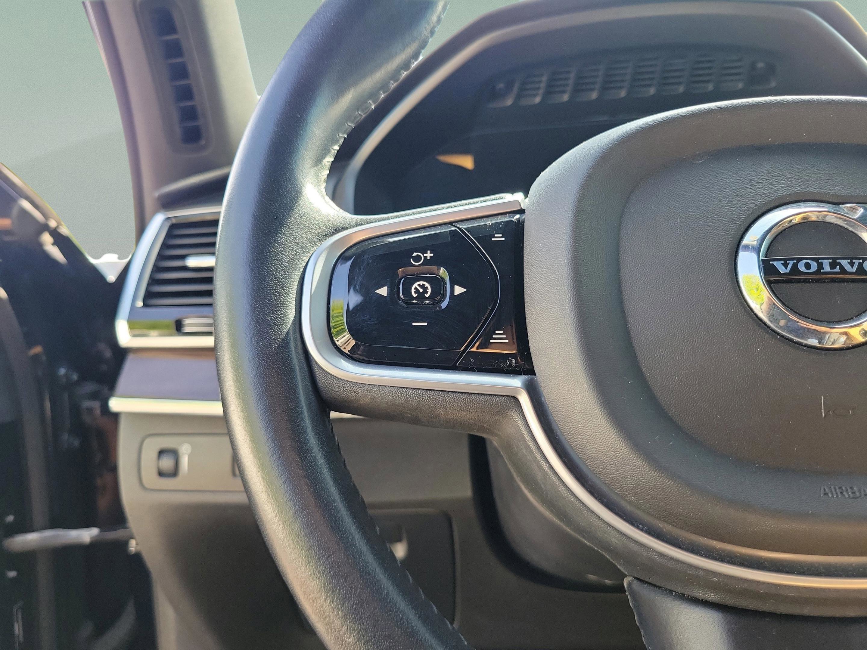 Used 2017 Volvo XC90 T6 Momentum w/ Vision Package image 14