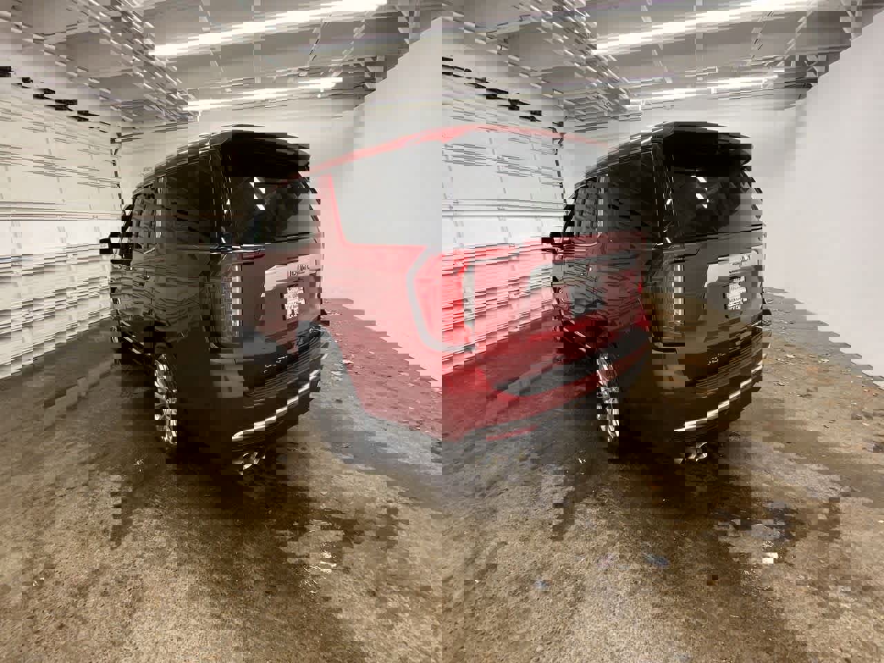 Used 2024 GMC Yukon Denali w/ Advanced Technology Package image 4