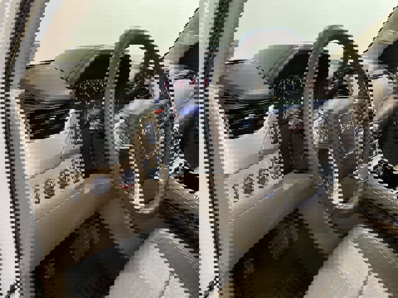 Used 2015 GMC Yukon SLT w/ Open Road Package image 2