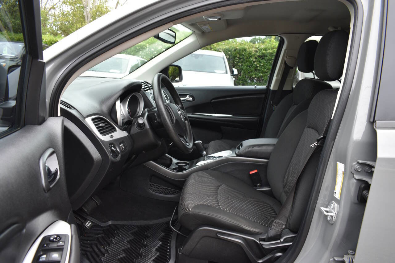 Used 2020 Dodge Journey SE FWD image 7