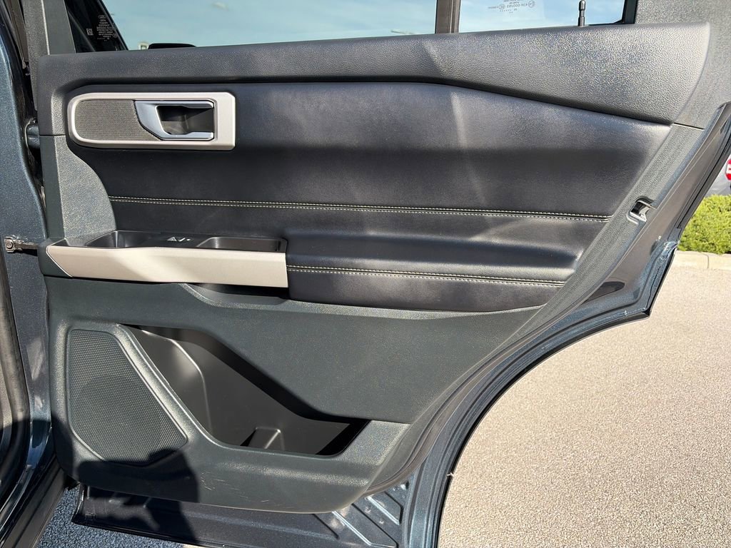 Used 2023 Ford Explorer XLT w/ Equipment Group 202A AWD/4WD image 29