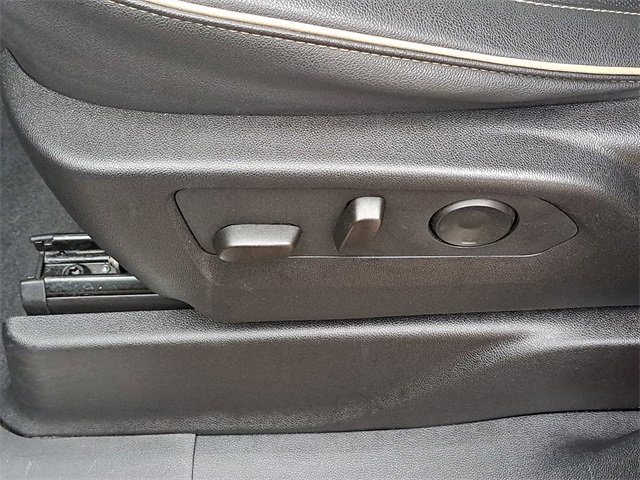 Used 2024 Chevrolet Suburban Premier image 21