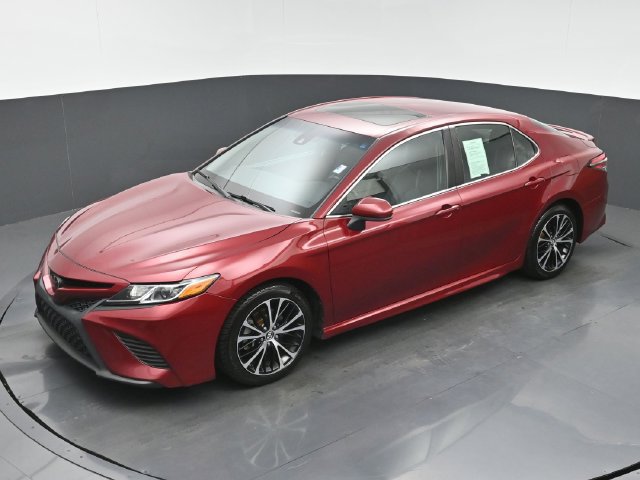 Used 2018 Toyota Camry SE w/ Moonroof Package FWD image 29