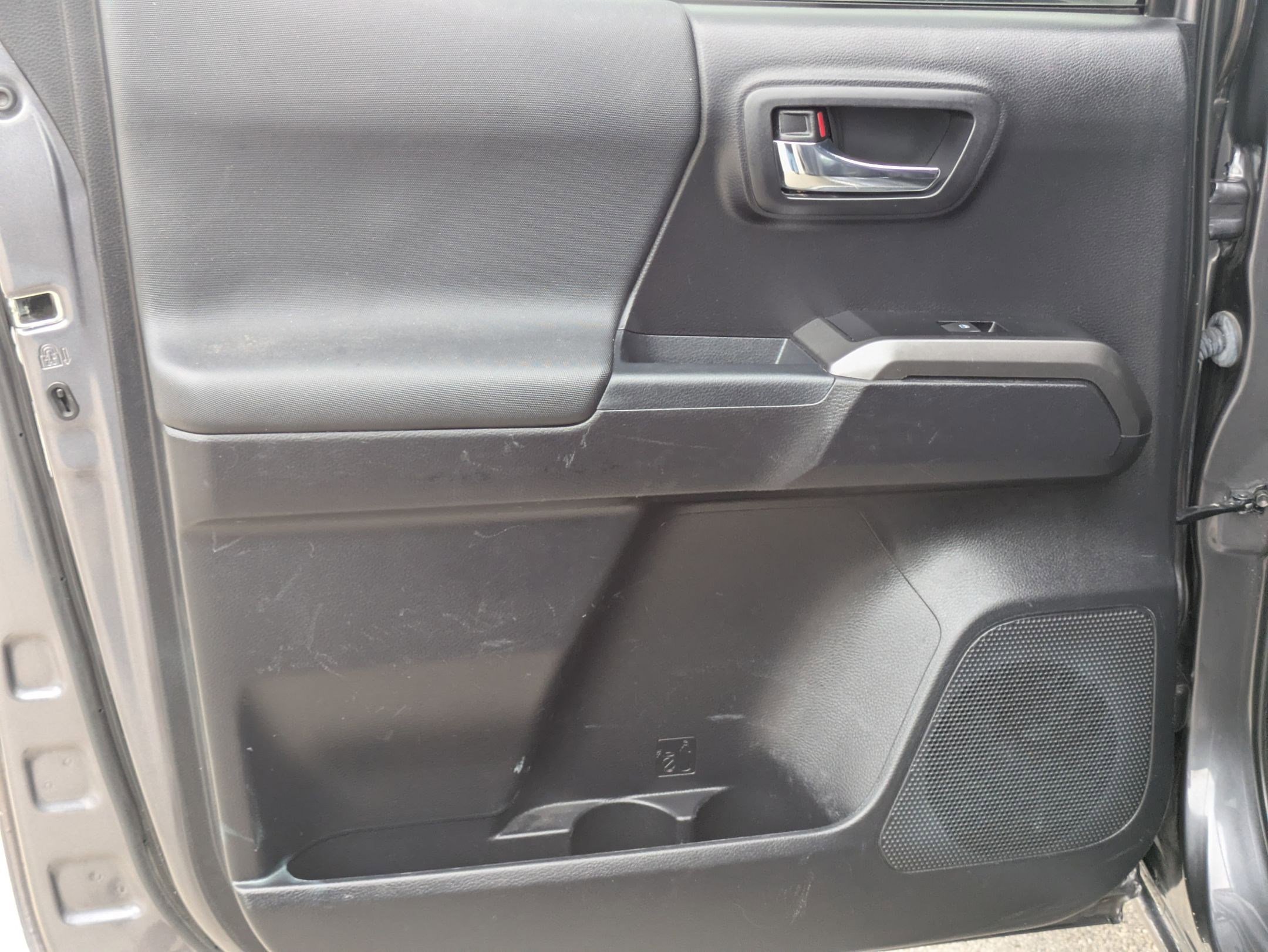 Used 2021 Toyota Tacoma TRD Off-Road image 14