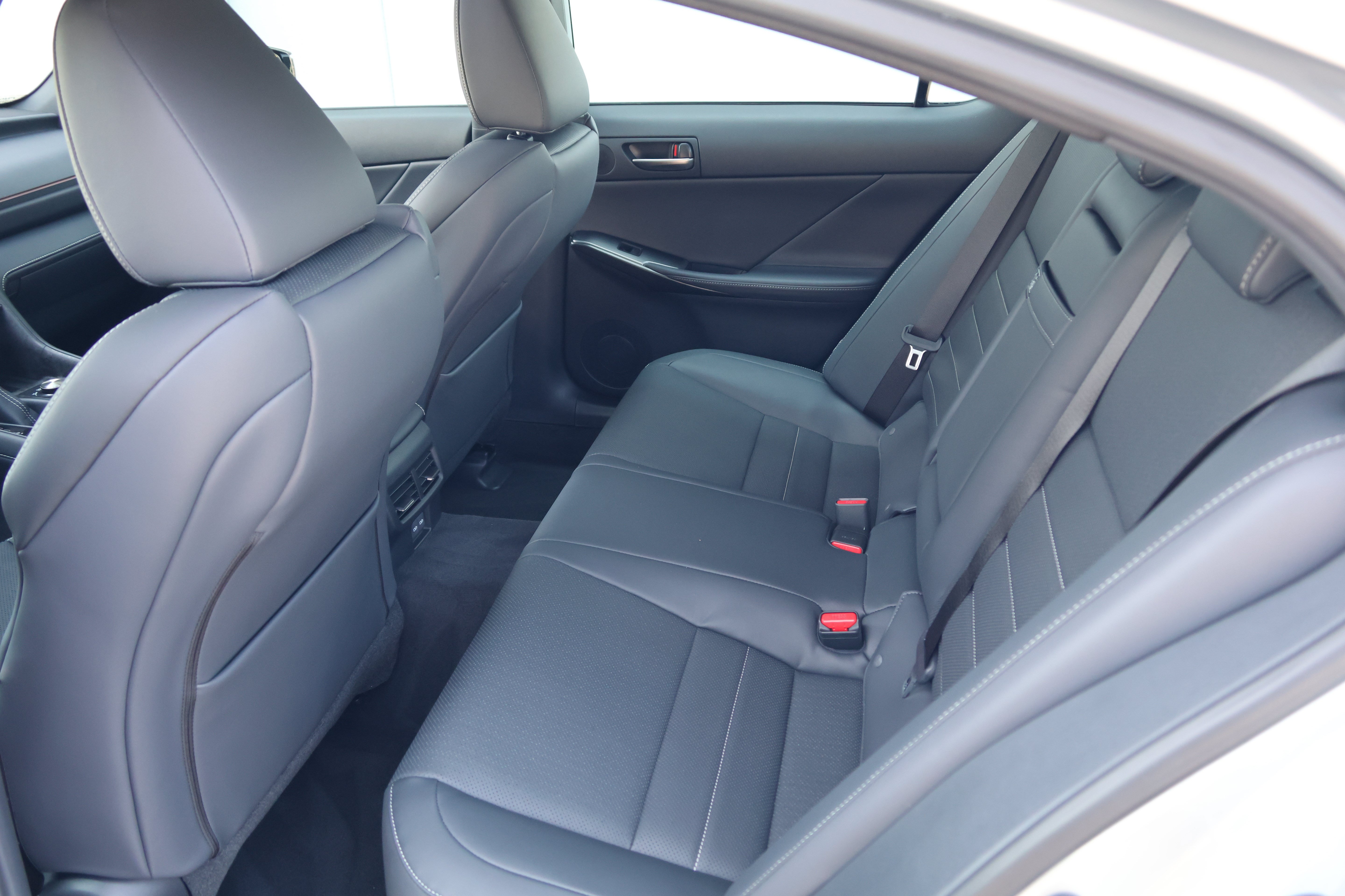 Used 2026 Lexus IS 350 F Sport w/ Technology Package RWD image 38