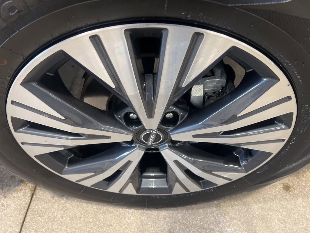 Certified 2023 Nissan Rogue SV image 37