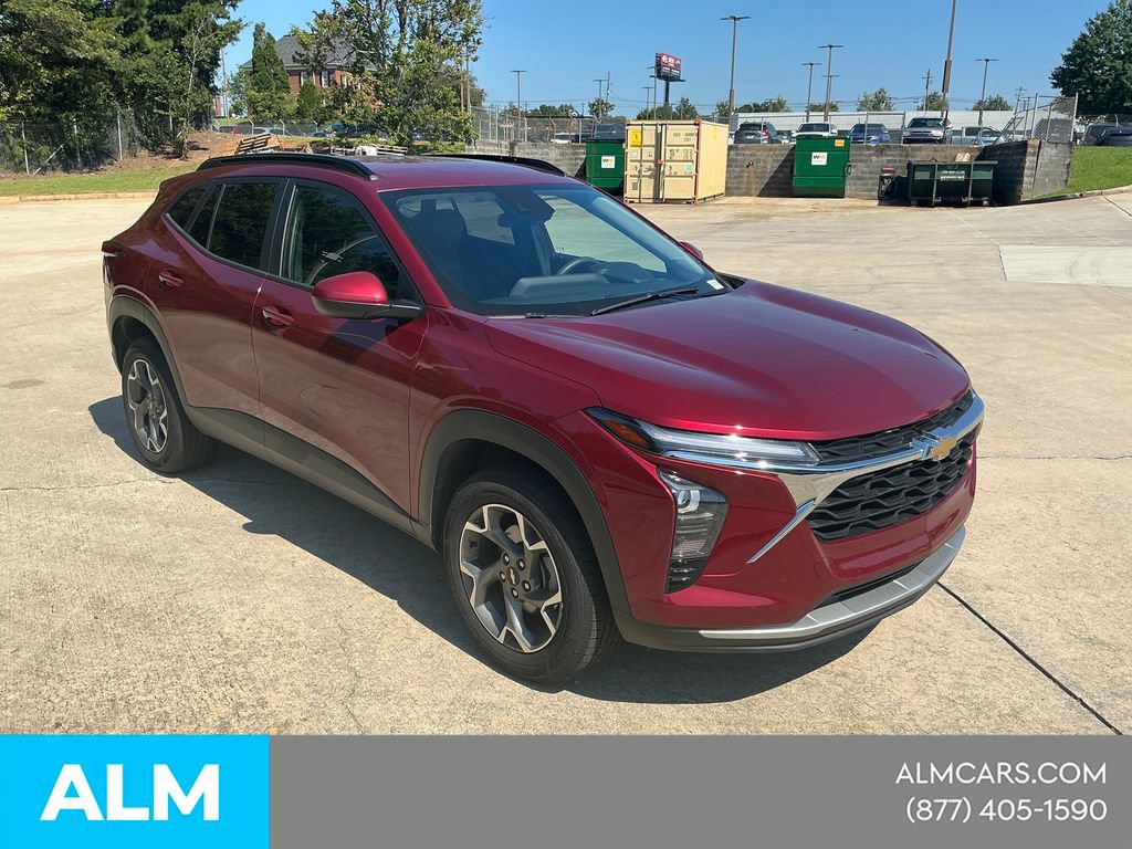 Used 2025 Chevrolet Trax LT FWD image 9