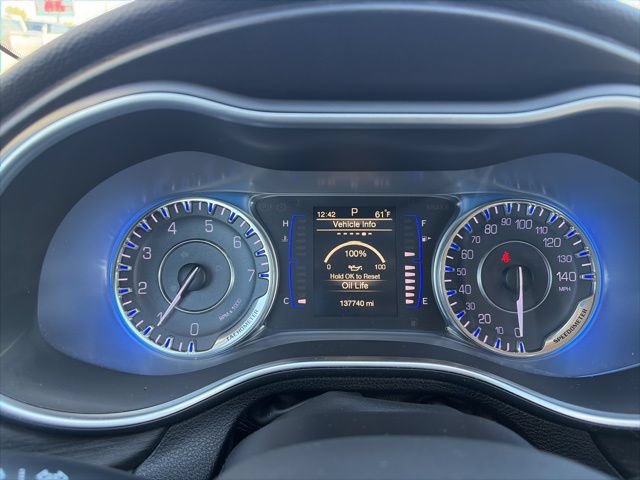 Used 2017 Chrysler 200 Limited Platinum FWD image 20