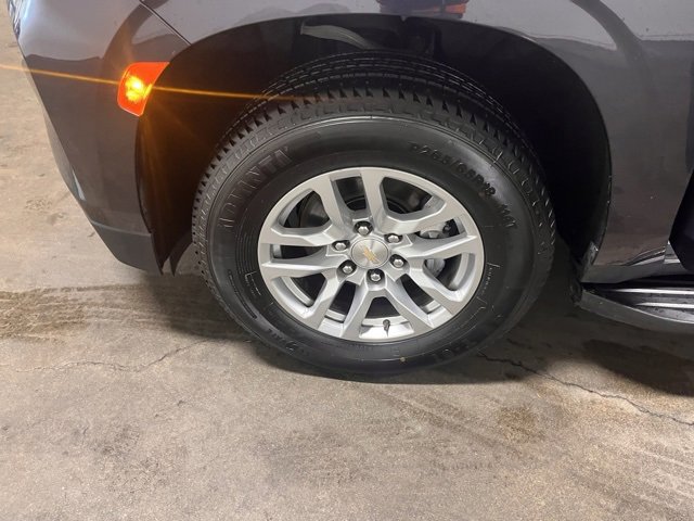 Used 2023 Chevrolet Suburban LT image 29