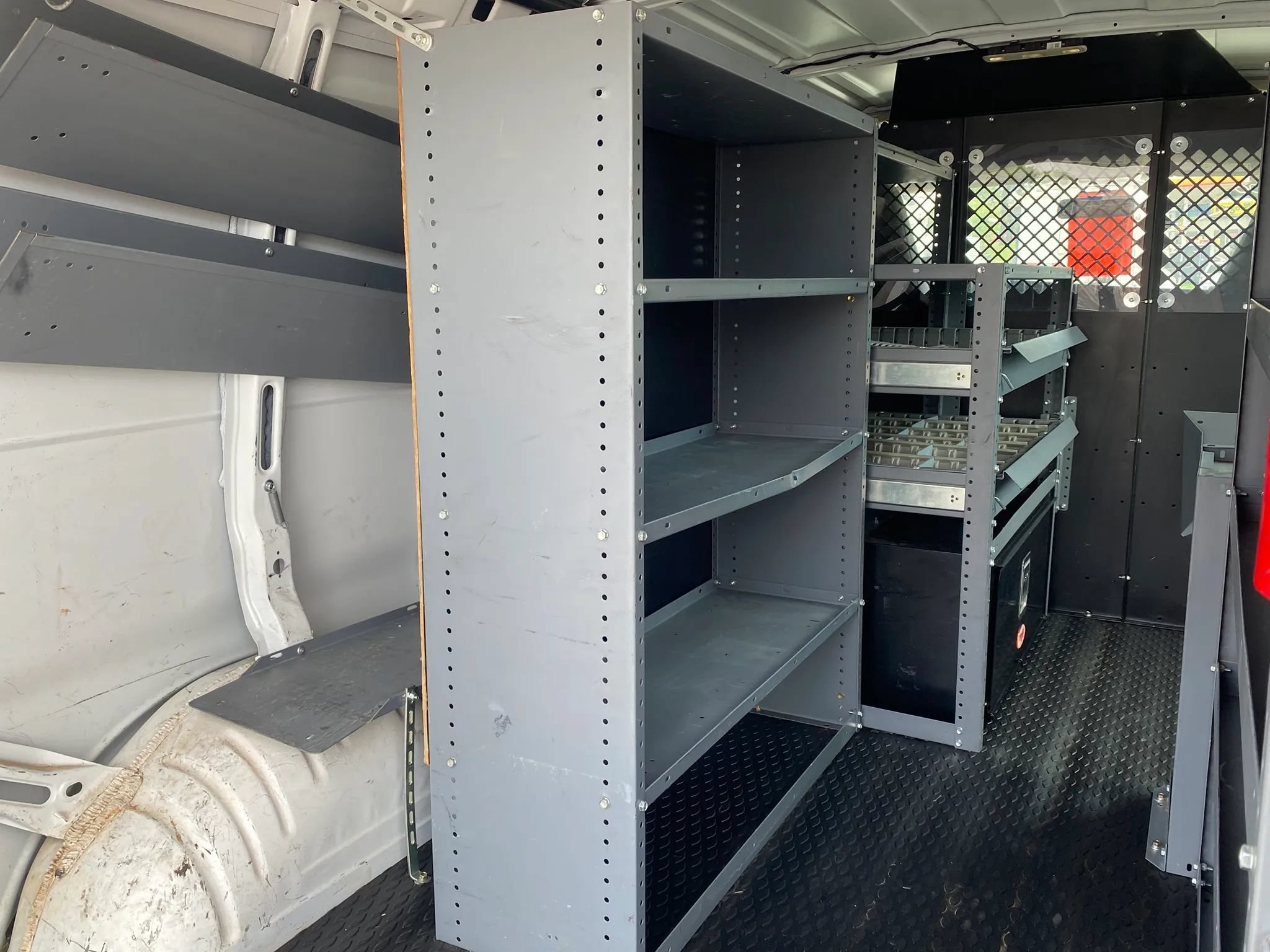Used 2016 Chevrolet Express 2500 RWD image 27