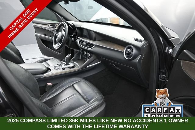Used 2022 Alfa Romeo Stelvio Ti w/ Active Assist Plus Package AWD/4WD image 24