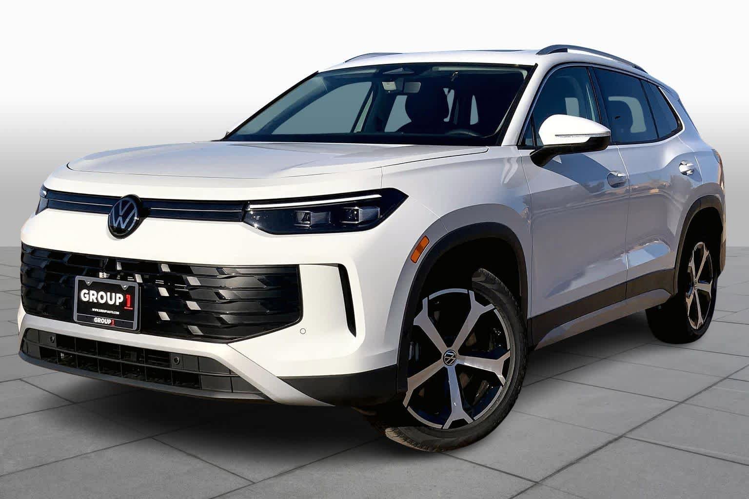 New 2026 Volkswagen Tiguan SE AWD/4WD image 1