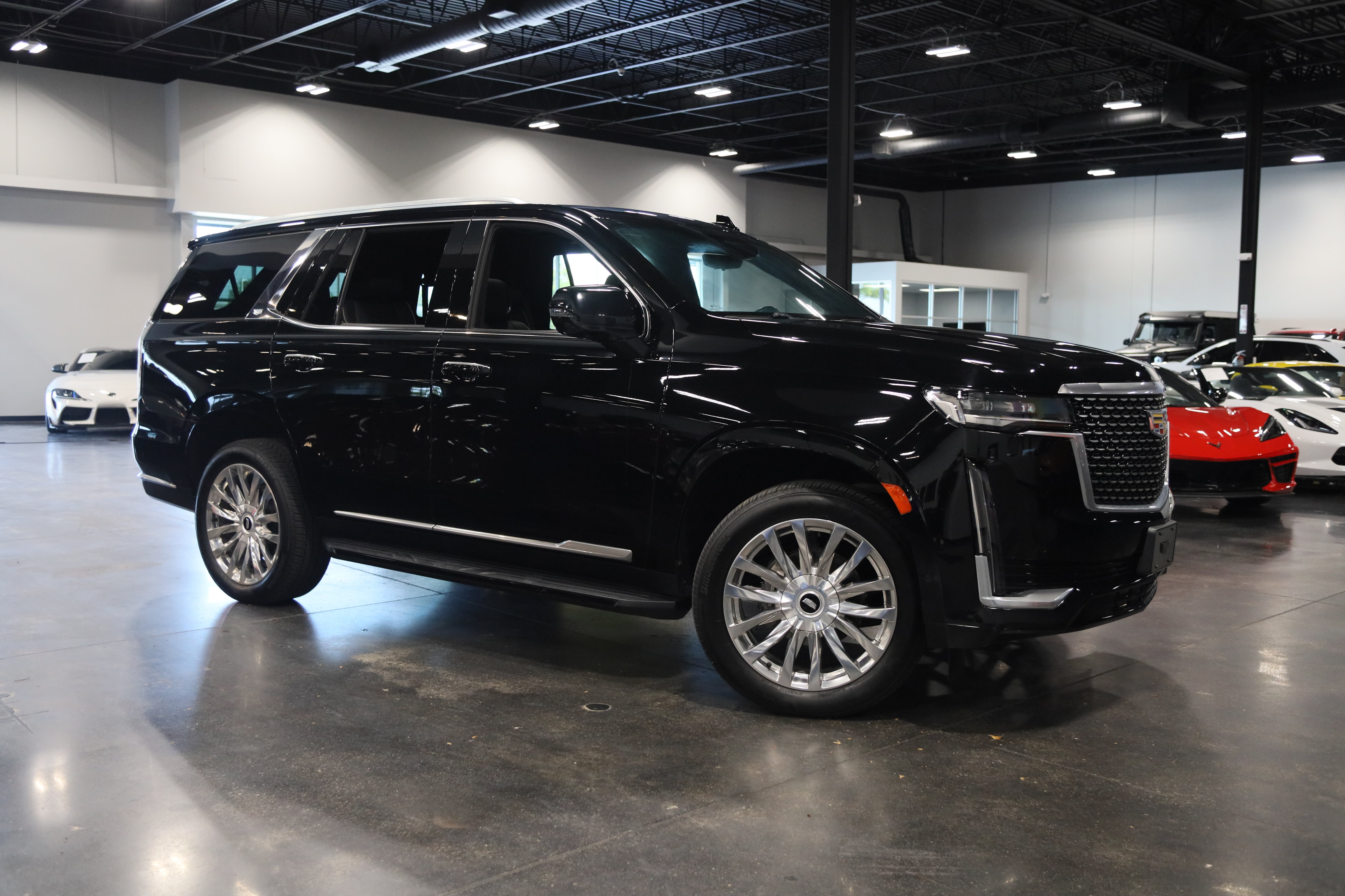 Used 2021 Cadillac Escalade Premium Luxury w/ Driver Assist Tech Package AWD/4WD image 2