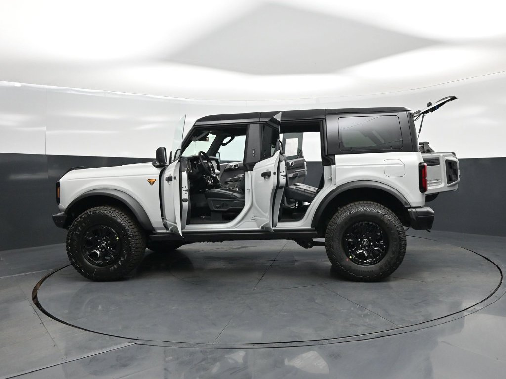 New 2026 Ford Bronco Badlands AWD/4WD image 32