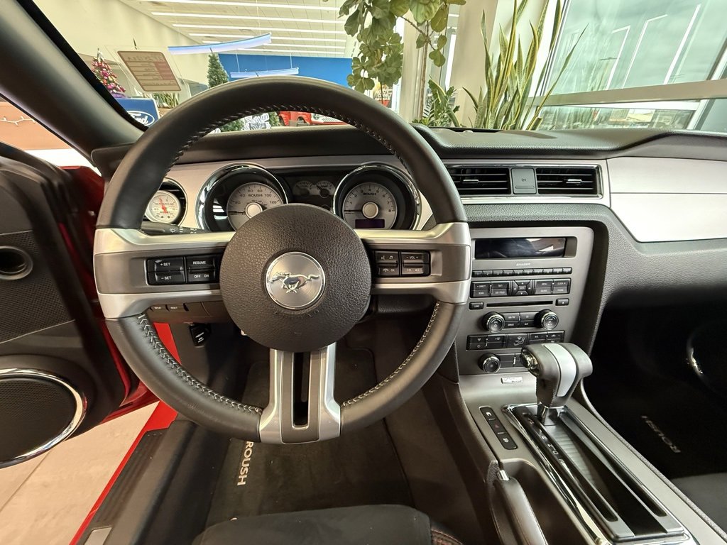 Used 2010 Ford Mustang GT Premium image 9