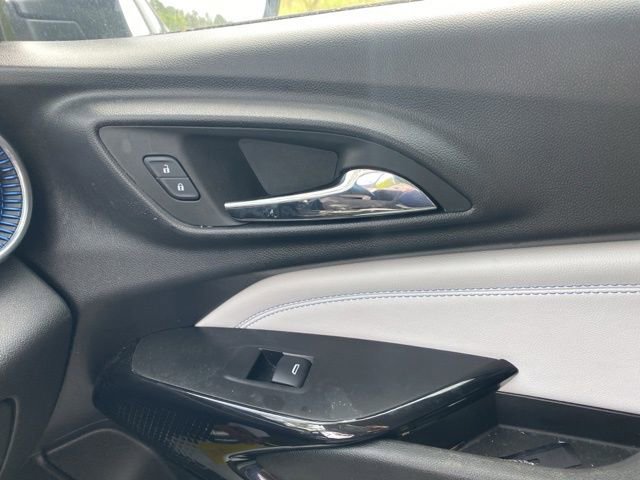 Used 2025 Chevrolet Trax LT w/ Driver Confidence Package image 29