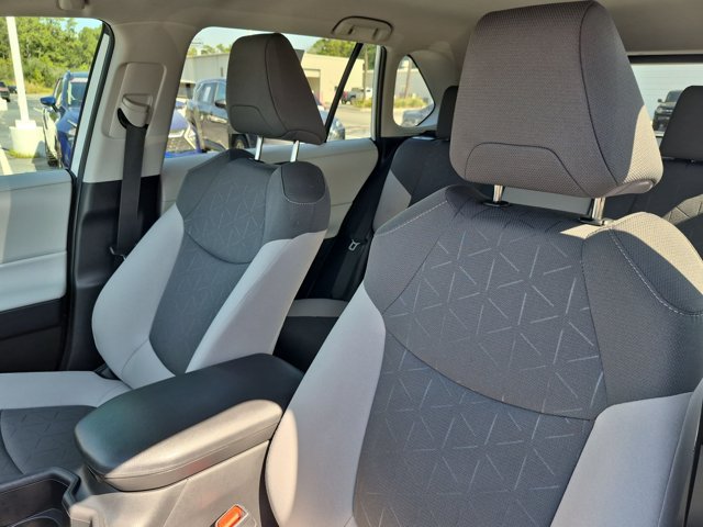 Used 2024 Toyota RAV4 XLE FWD image 25