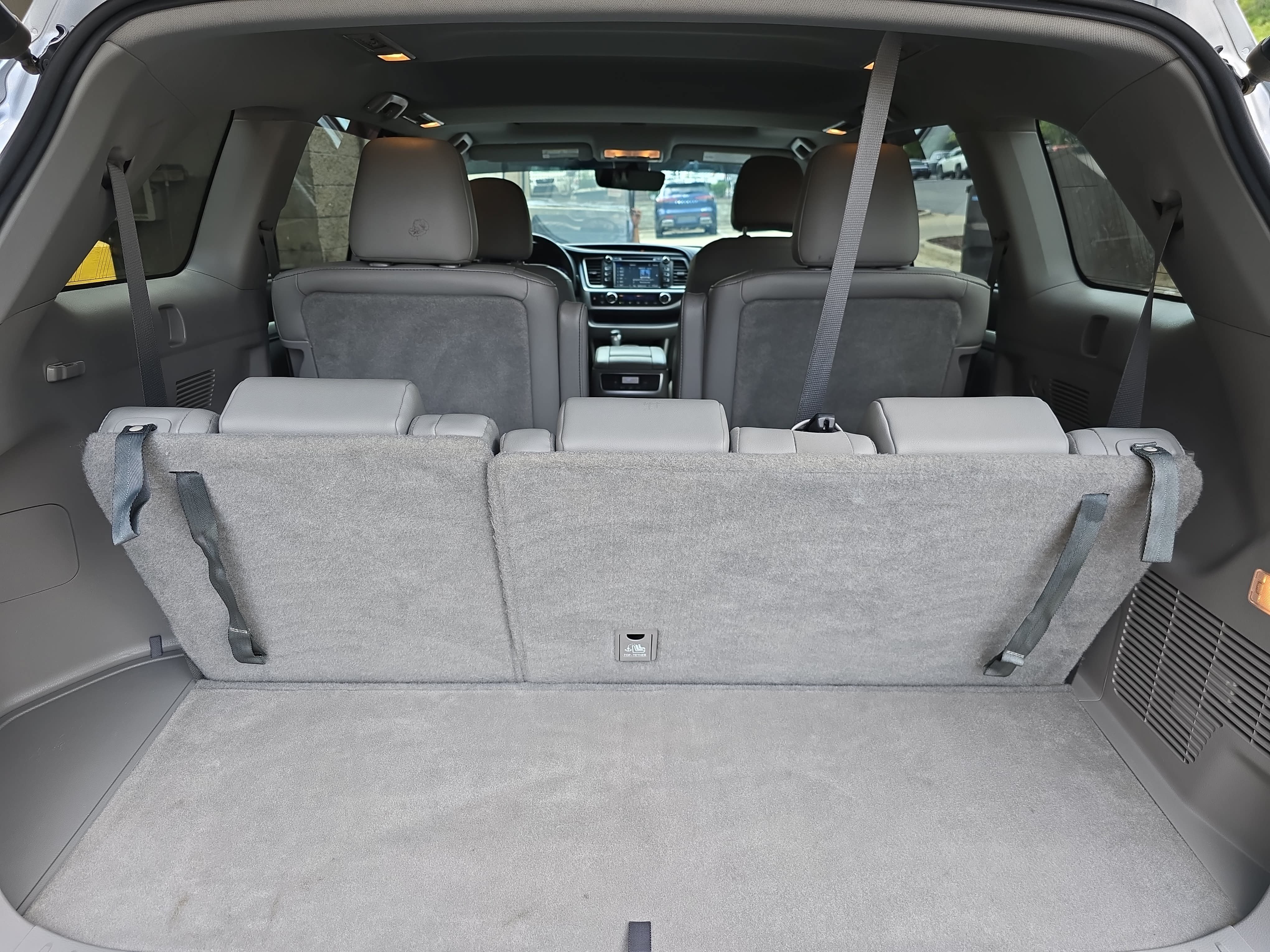 Used 2019 Toyota Highlander XLE AWD/4WD image 13
