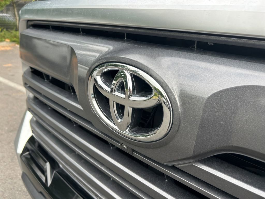 Used 2024 Toyota Tundra Limited image 31