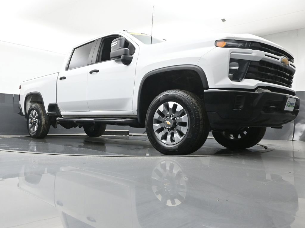 Used 2025 Chevrolet Silverado 2500 Custom w/ Custom Value Package image 21