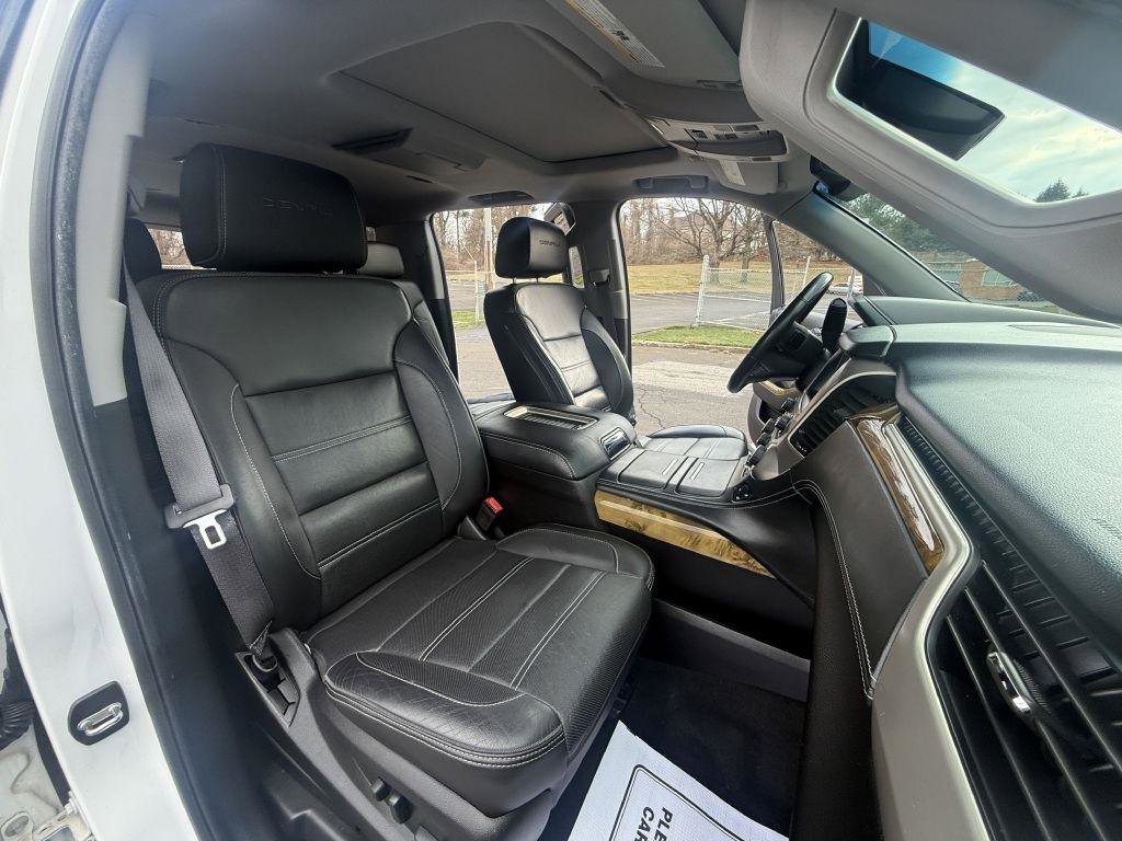 Used 2017 GMC Yukon XL Denali w/ Open Road Package image 17