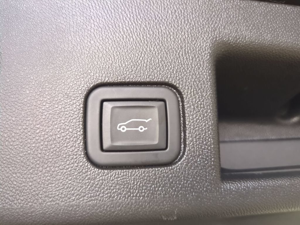 Used 2024 Chevrolet Equinox LT AWD/4WD image 15