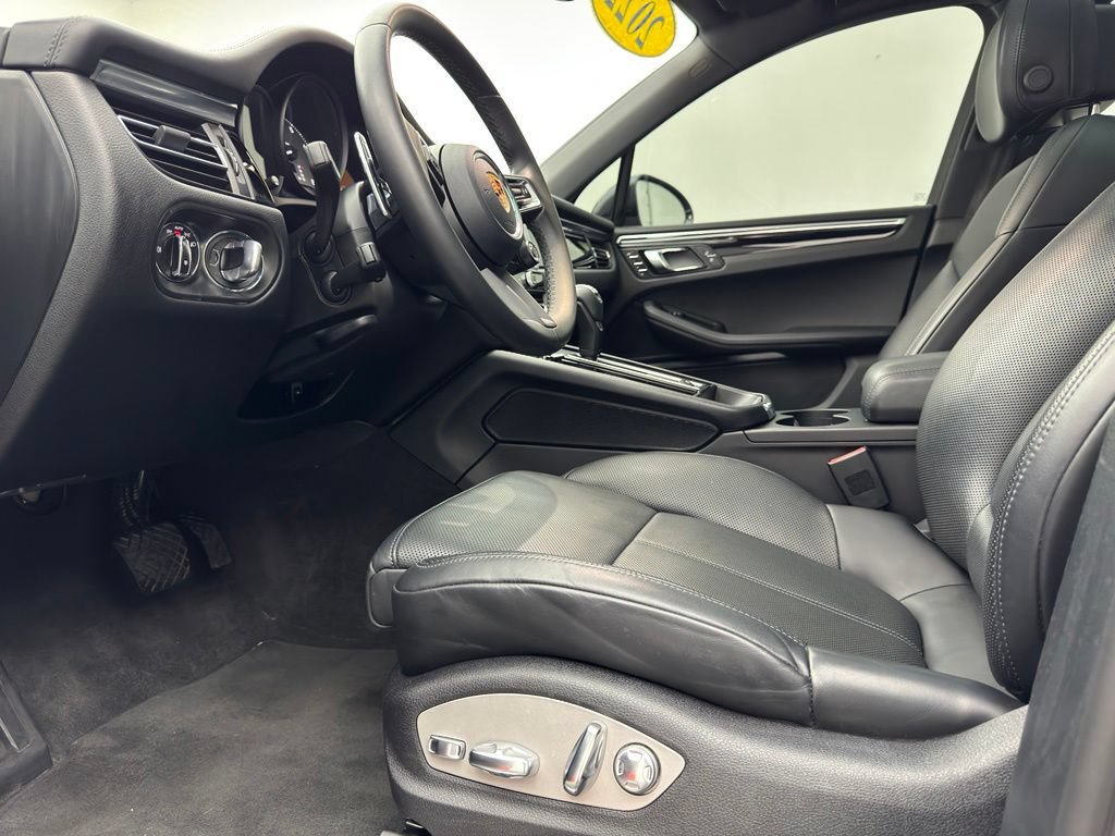 Used 2022 Porsche Macan S AWD/4WD image 16
