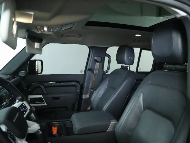 Certified 2023 Land Rover Defender 130 SE AWD/4WD image 17