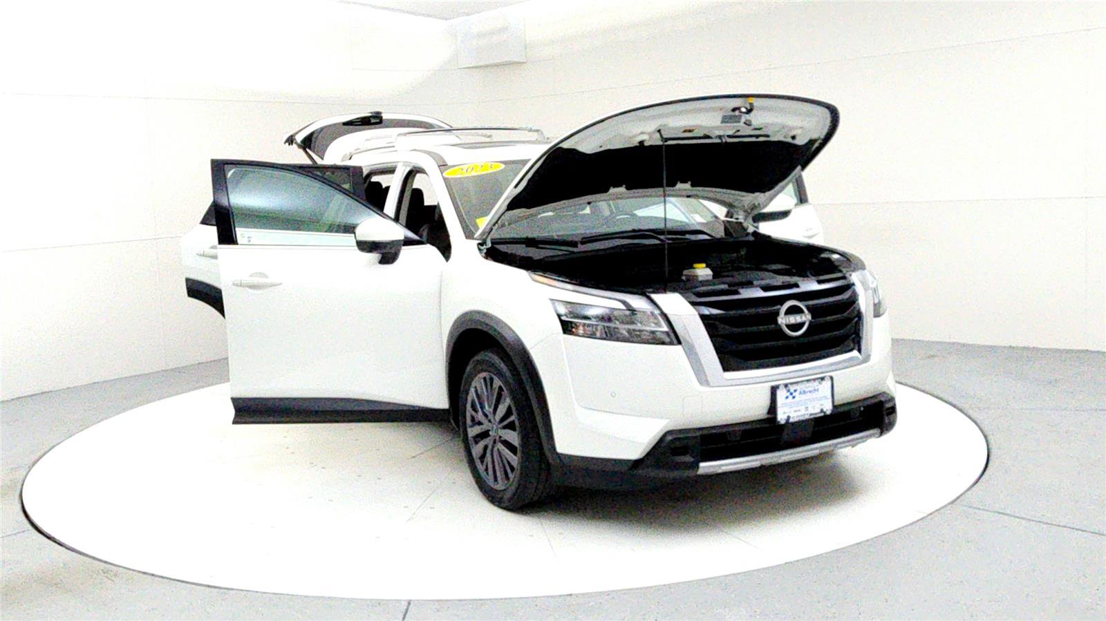 Used 2023 Nissan Pathfinder SL w/ SL Premium Package image 9