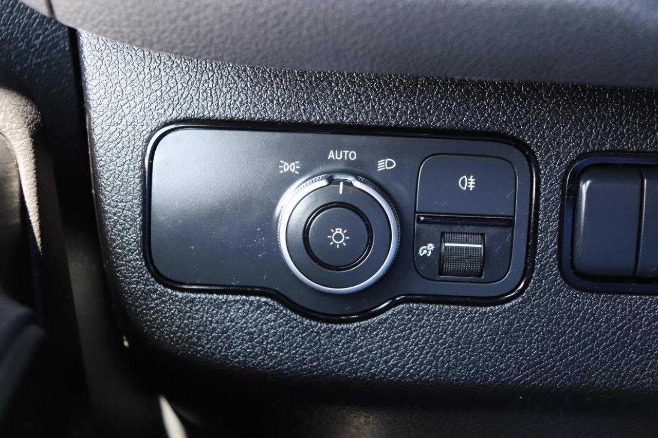 Used 2025 Mercedes-Benz Sprinter 2500 image 37