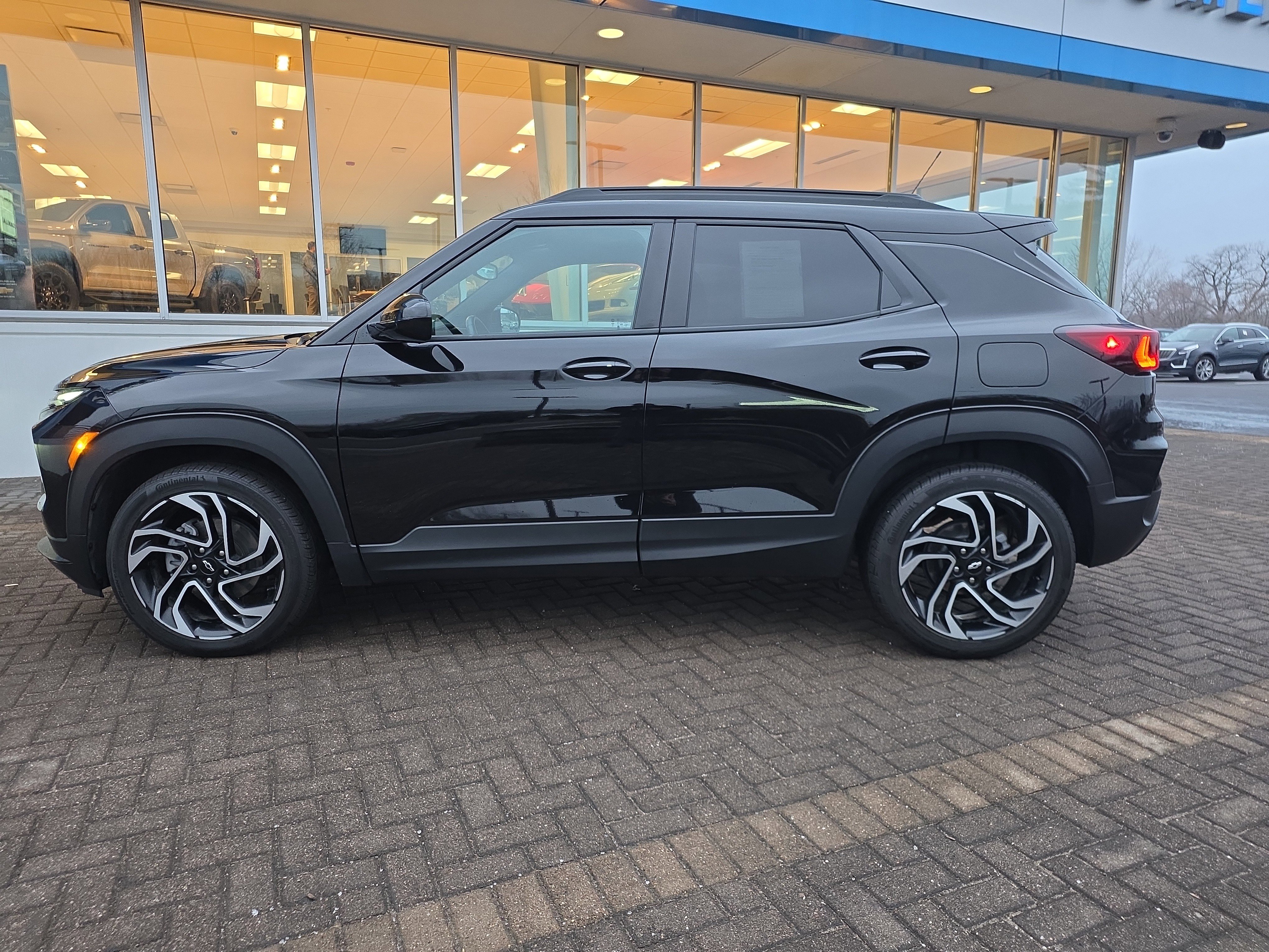 Used 2024 Chevrolet TrailBlazer RS w/ Convenience Package image 2