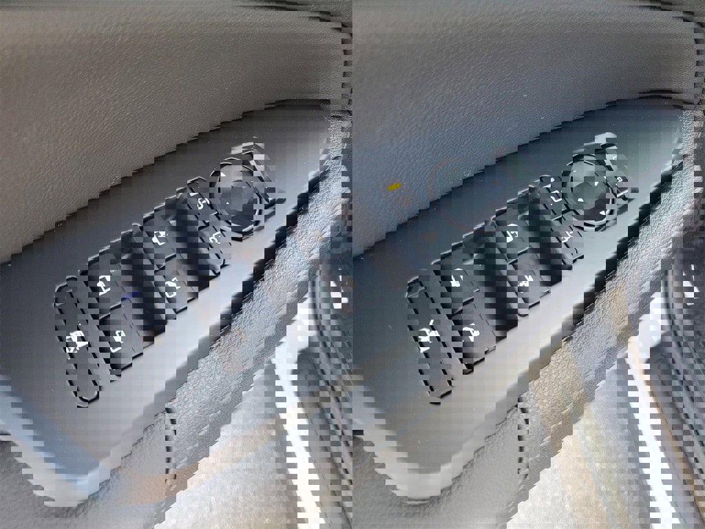 New 2026 Kia Sportage EX w/ EX Panorama Roof Package image 9