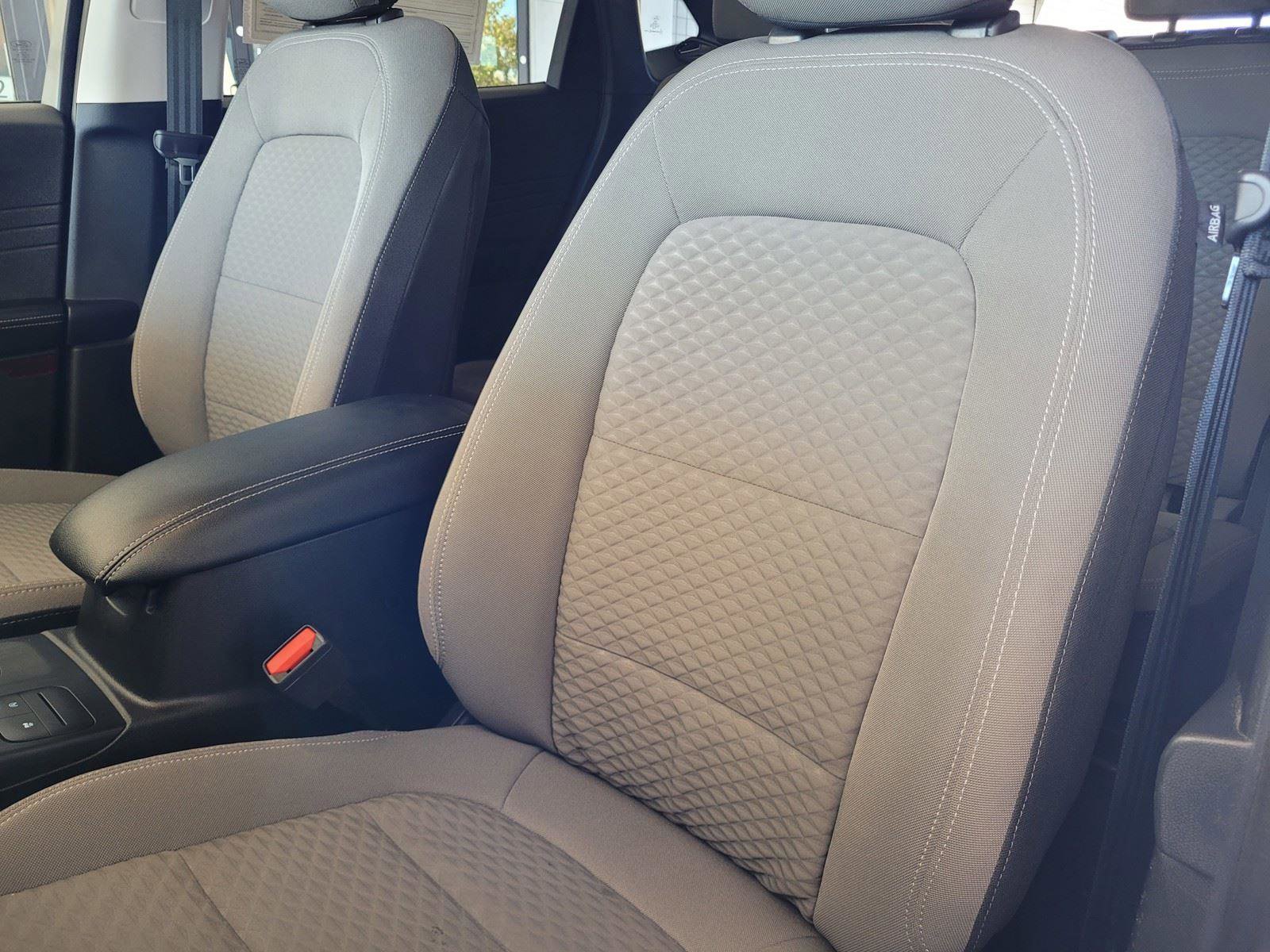 Used 2022 Ford Escape SE w/ SE Sport Appearance Package image 22