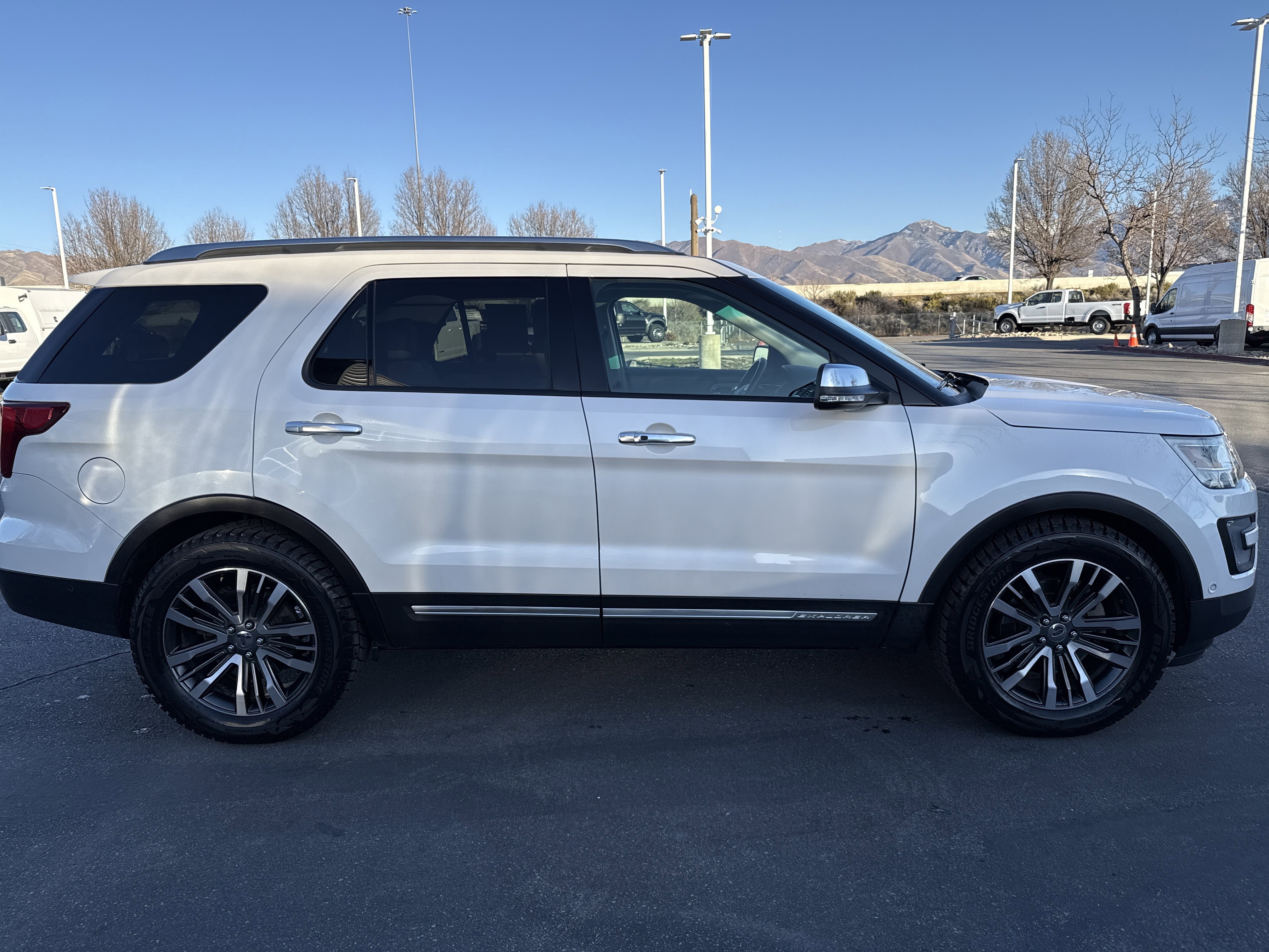 Used 2016 Ford Explorer Platinum image 6