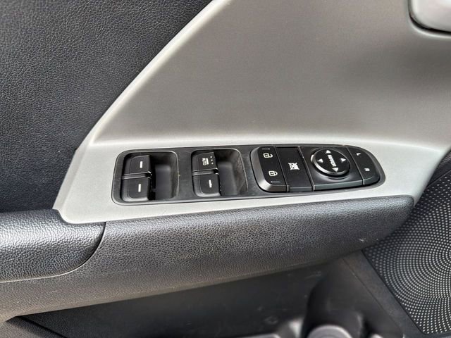 Used 2017 Kia Niro LX image 23