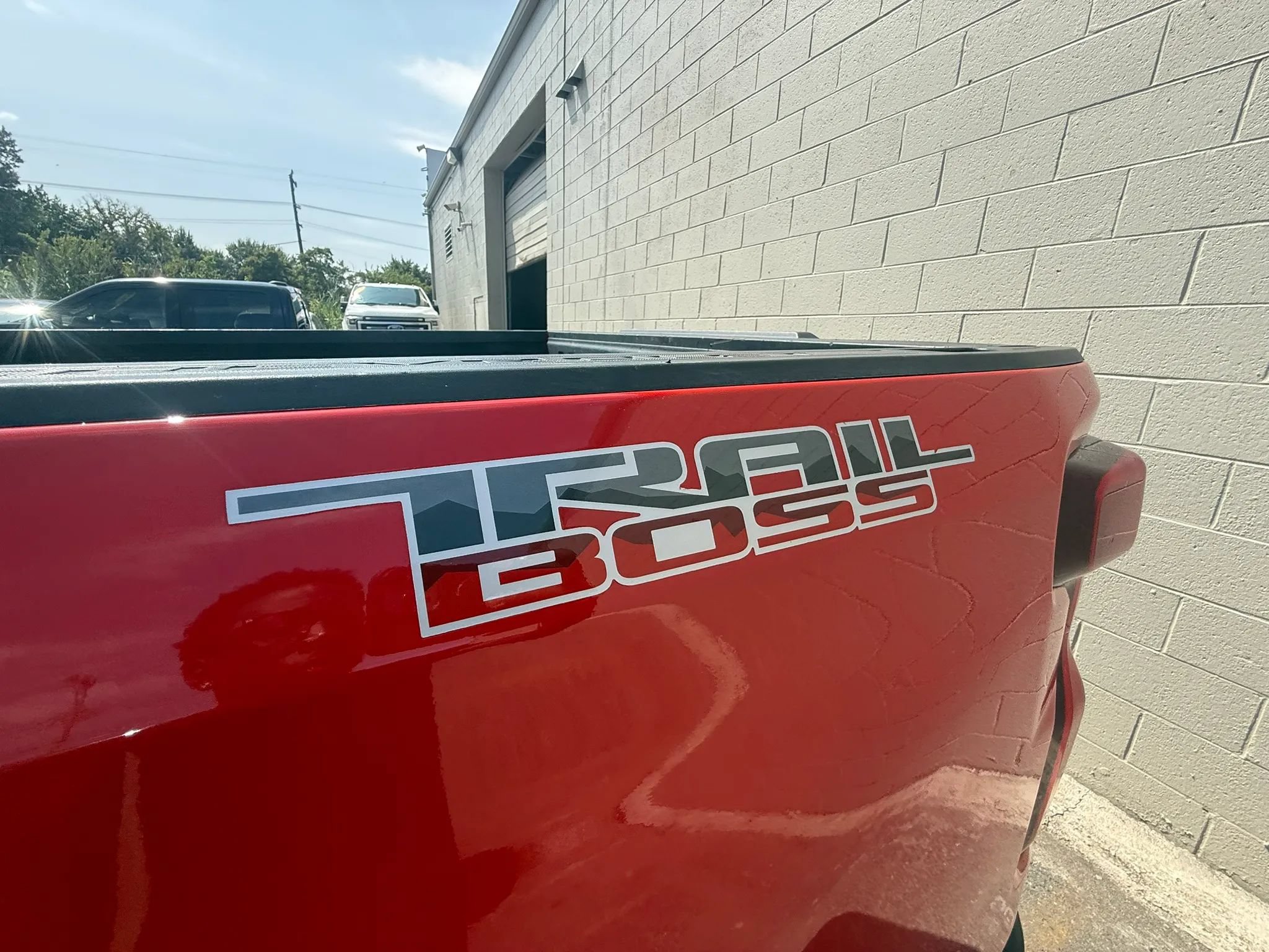 Used 2021 Chevrolet Silverado 1500 LT Trail Boss w/ Convenience Package II AWD/4WD image 28