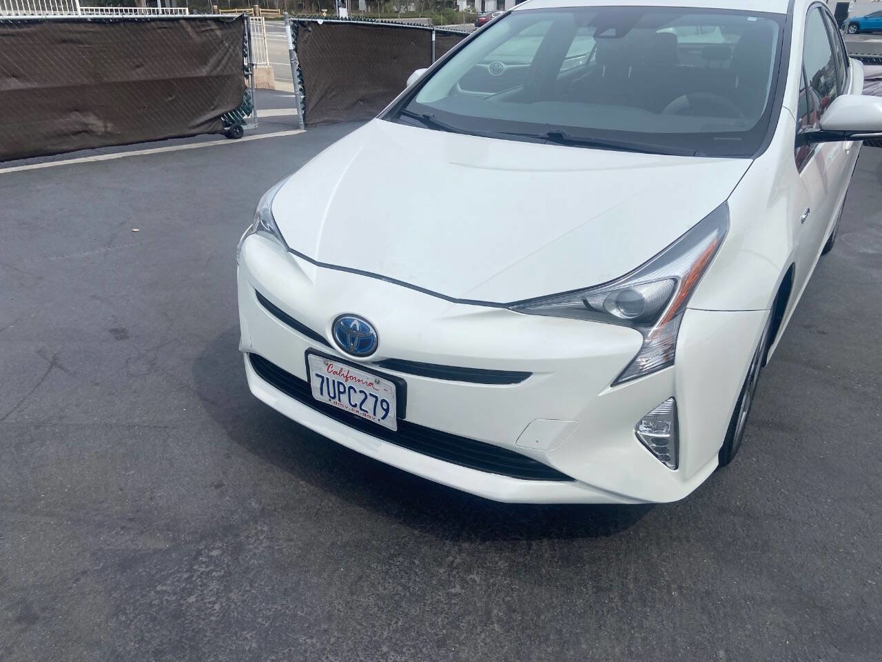 Used 2016 Toyota Prius Three Touring w/ Preferred Accessory Package image 4
