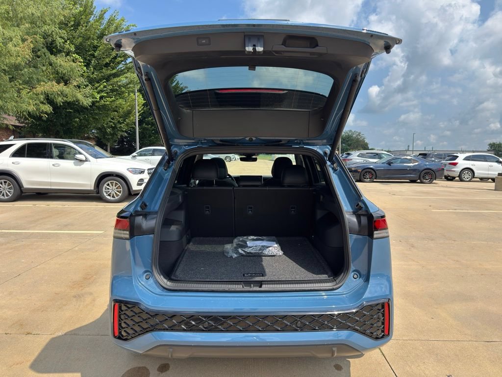 Used 2026 Volkswagen Tiguan SE R-Line AWD/4WD image 18