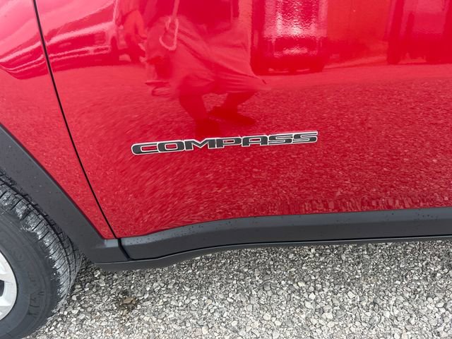 New 2025 Jeep Compass Latitude w/ Sun & Sound Group image 44