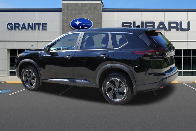 Used 2025 Nissan Rogue SV AWD/4WD image 7