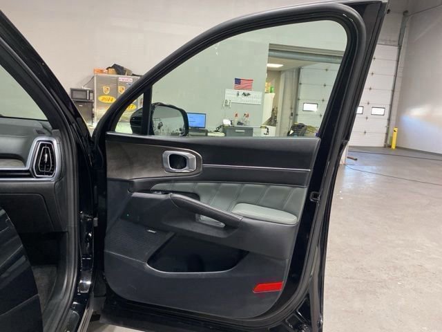Used 2024 Kia Sorento SX Prestige w/ Sage Leather Package image 30