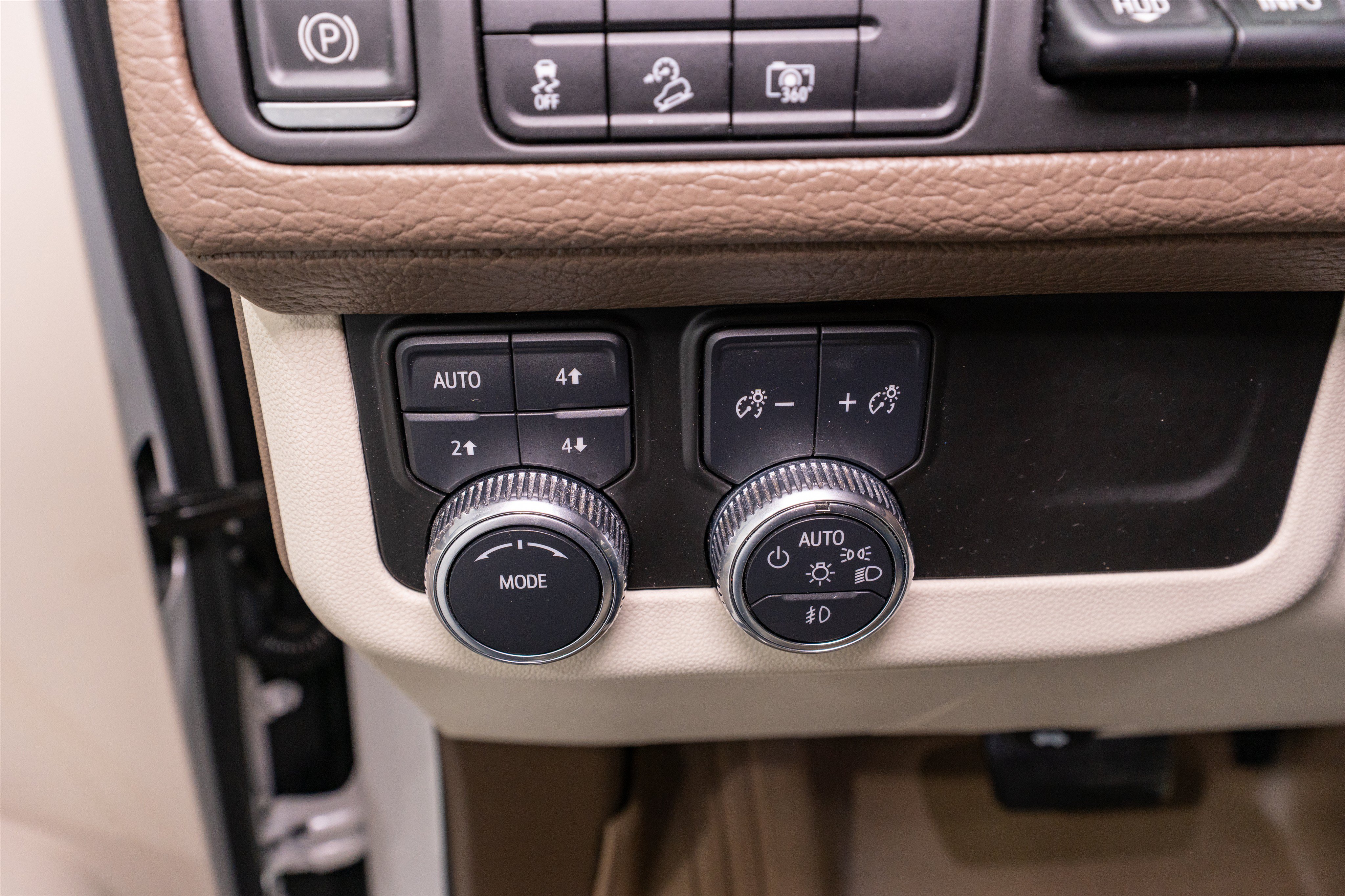 Used 2023 GMC Yukon Denali AWD/4WD image 34